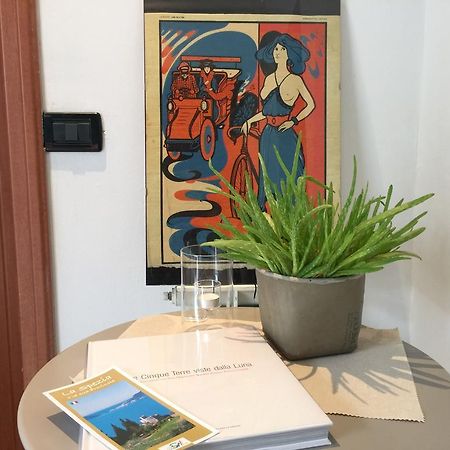 Sulla Via Delle Cinque Terre Hotel La Spezia Bagian luar foto