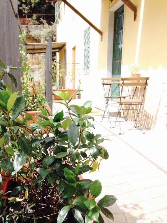 Sulla Via Delle Cinque Terre Hotel La Spezia Bagian luar foto